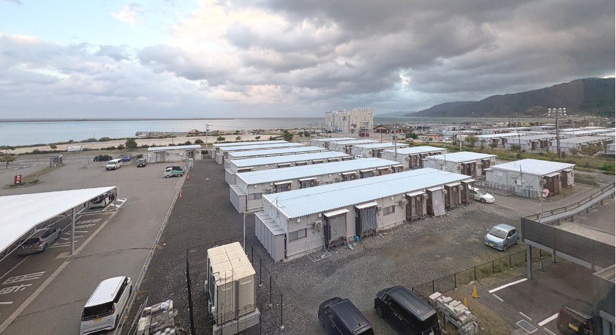 ホテルの窓から。